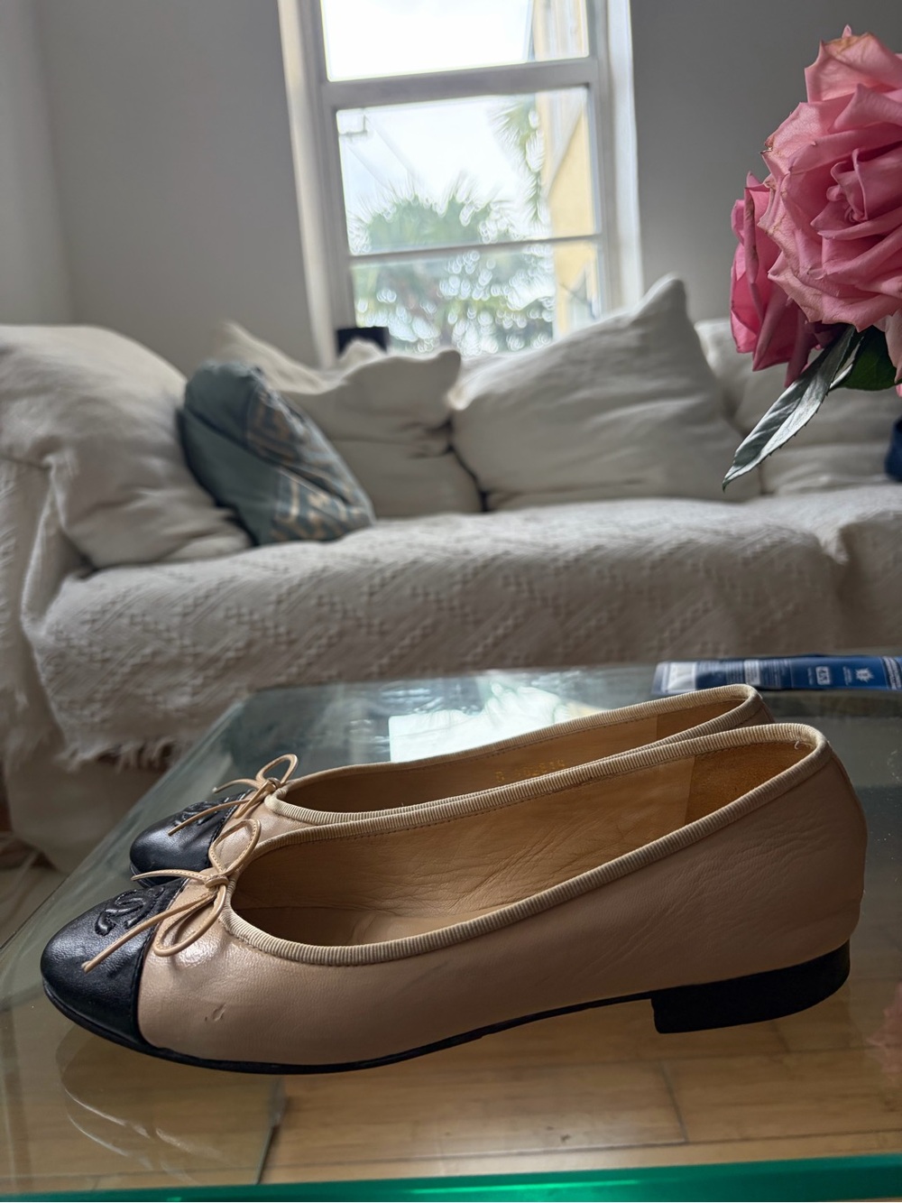 CHANEL Beige Leather Ballet
Flats with Black Cap authentic✨Size 38 Eur - Picture 6 of 11